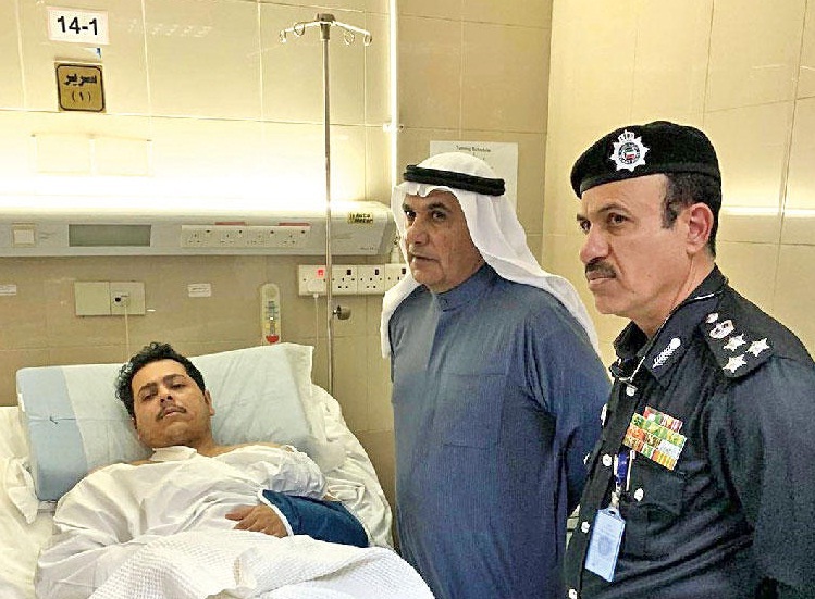 حاولت الشرطة اعتقاله ... فأطلق كلبيه لمهاجمتهم! (صورة)