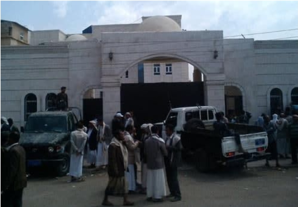 الحوثيون يخرجون سجناء محكوم عليهم بالإعدام للقتال في الجبهات 