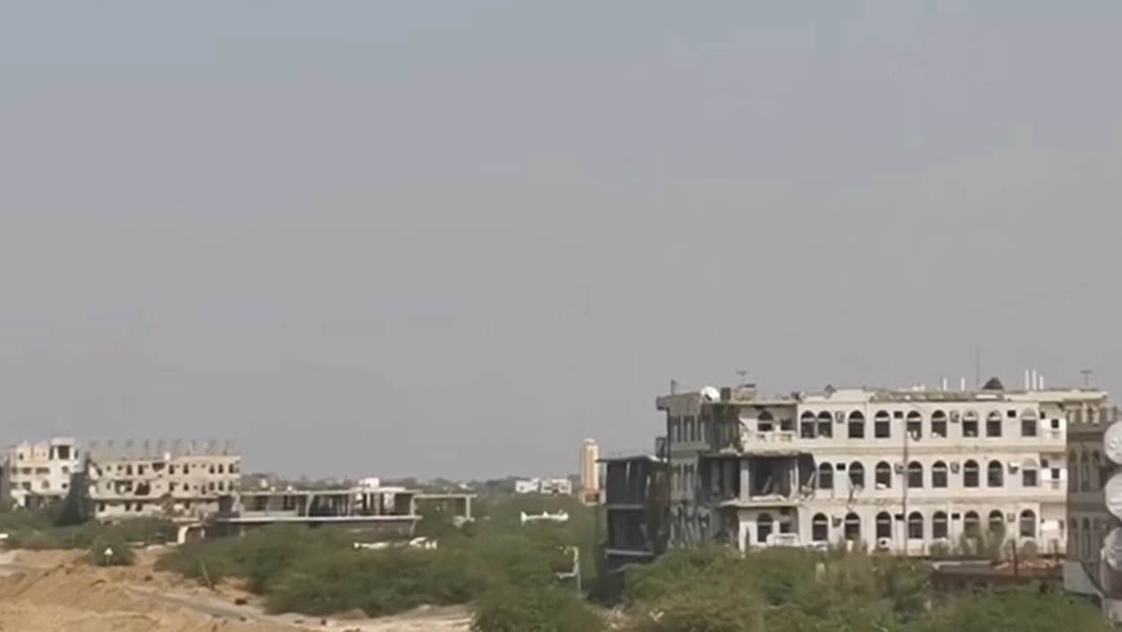 القوات الحكومية تؤمن أحياء حرض الجنوبية والشرقية وتبدأ تمشيطها المدينة من الداخل - (فيديو)
