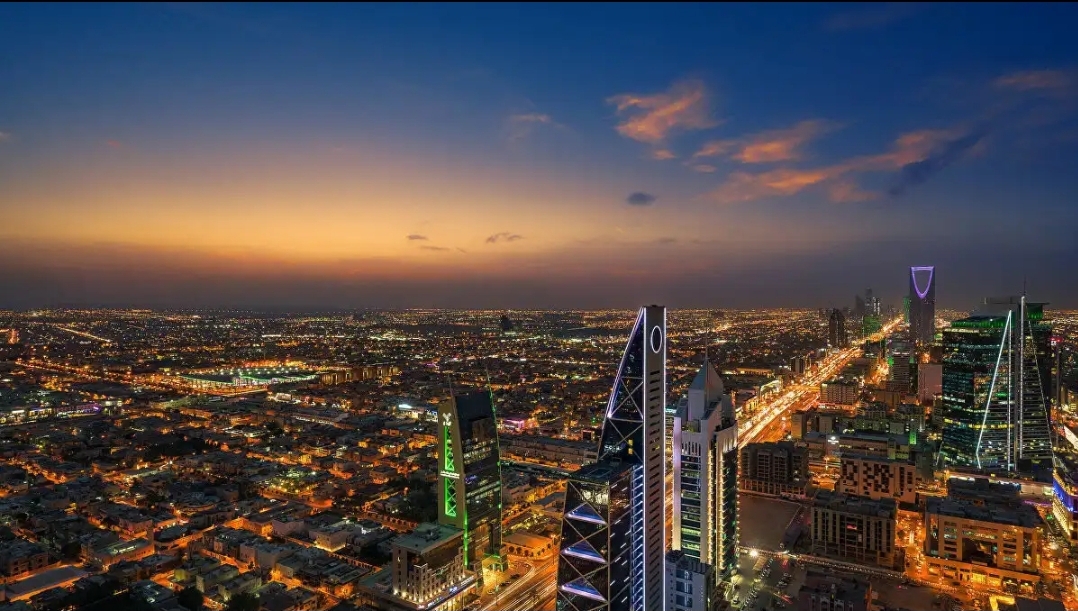 بشرى سارة...أوامر جديدة برفع أجور العاملين في السعودية