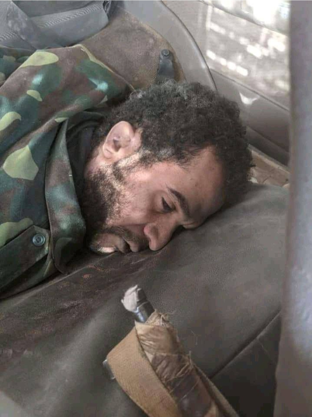 صيد ثمين بيد الجيش الوطني.... أحد قيادات مجاميع المليشيات بمأرب (صورة)