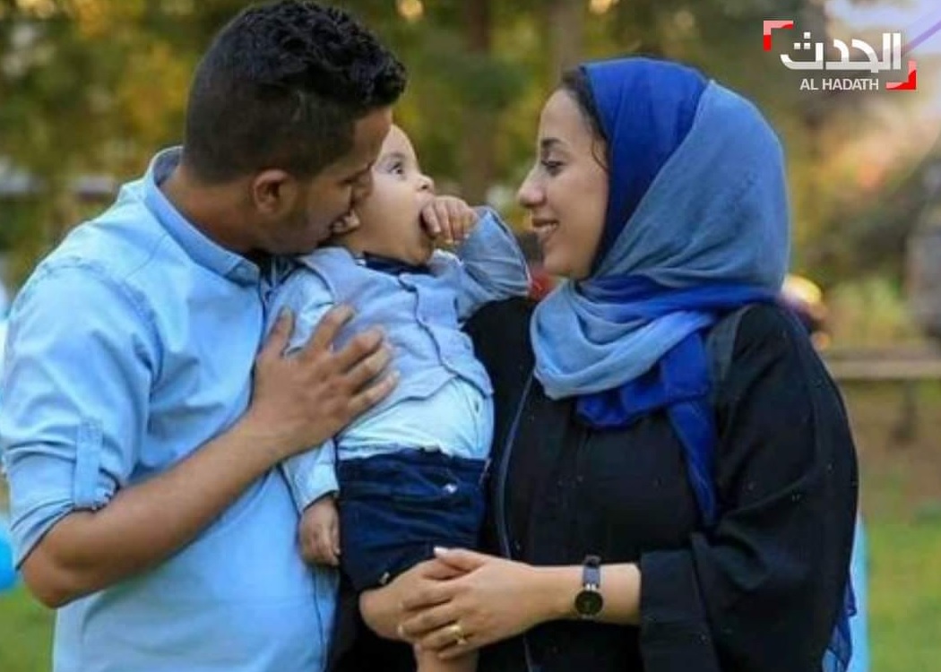 شاهد بالفيديو.. لحظة انفجار سيارة صحفية يمنية في عدن