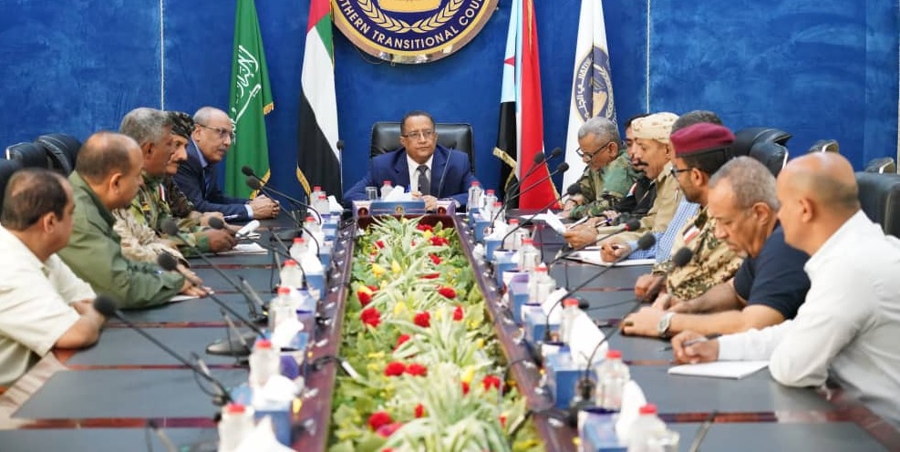 الانتقالي يدعو التحالف إلى التدخل لإنفاذ الشق العسكري من اتفاق الرياض وايقاف "القرارات الاحادية"