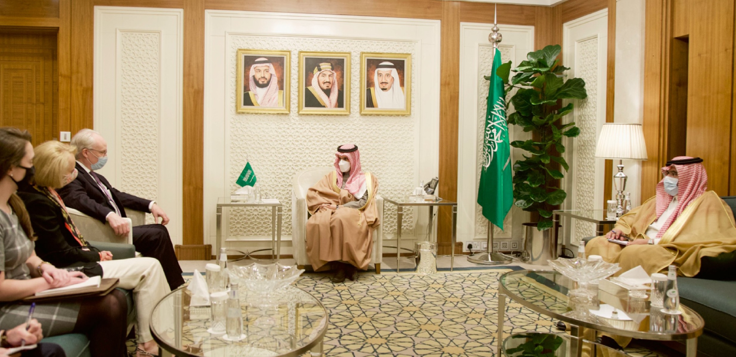 وزير خارجية السعودية يستقبل المبعوث الاميركي الخاص إلى اليمن
