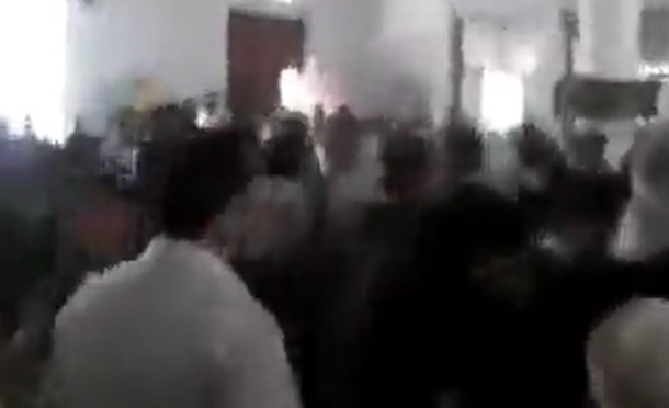 عناصر حوثية تقتحم مسجداً في صنعاء وتمنع إقامة التراويح