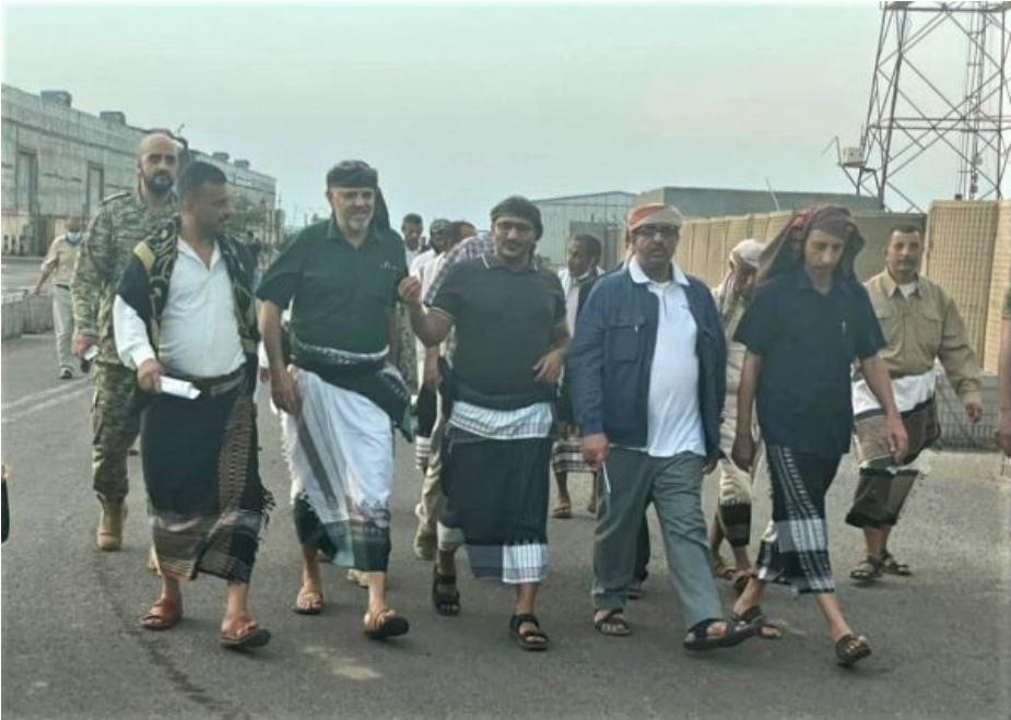 تعز ترد على لقاء قيادات المحافظة مع العميد طارق بهذه الطريقة