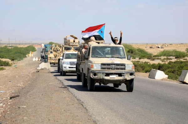 مصادر: الانتقالي الجنوبي يدفع بتعزيزات عسكرية كبيرة إلى مدينة زنجبار في أبين