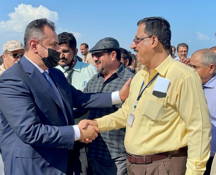 معين عبدالملك يتوجه إلى مصر على رأس وفد حكومي 
