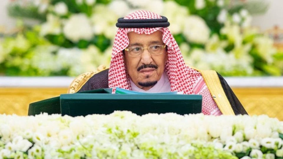 تخص السعوديين والمقيمين بمن فيهم اليمنيين.. الملك سلمان يوافق على هذه القرارات!