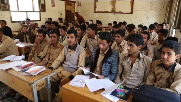 استياء واسع وسط الأهالي.. رسوم الحوثي تدفع لطرد الطلاب من المدارس