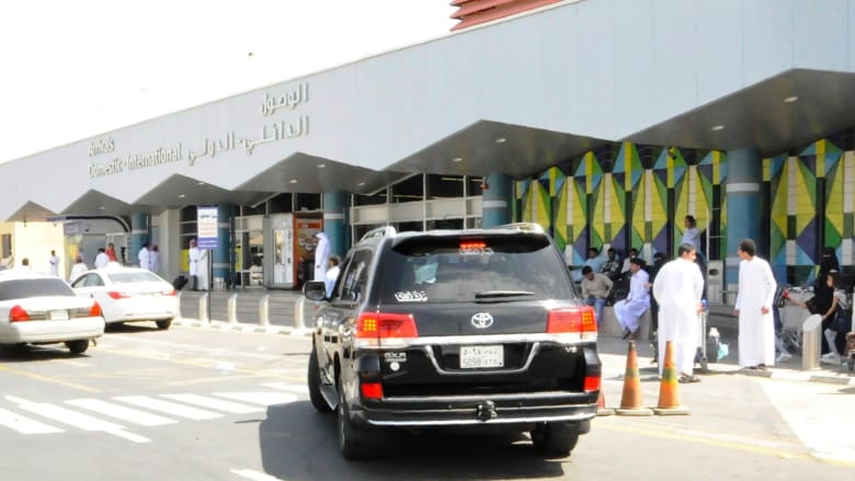 الحوثيون يقرون بمهاجمة مطار أبها الدولي في السعودية ويتحدثون عن "هدف هام"
