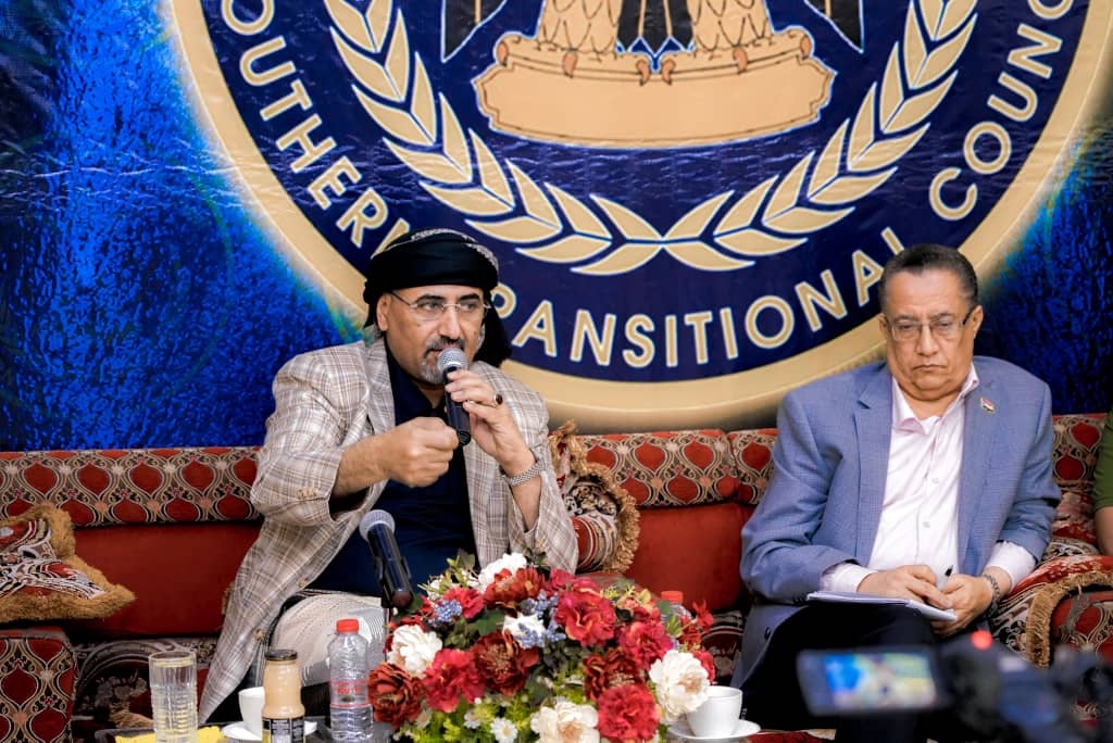 الزُبيدي يهاجم الحكومة ويكيل لها الاتهامات