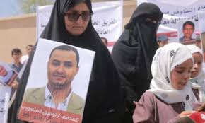 مراسلون بلاحدود تحمل الحوثيين مسؤولية صحة الصحفي المنصوري