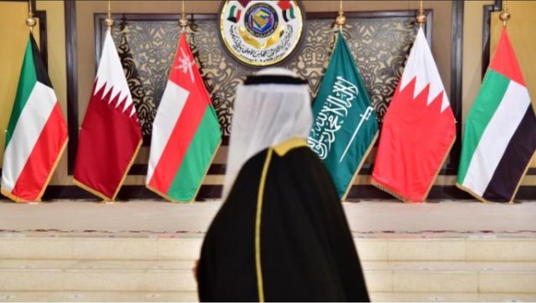 بعد وصول ولي العد لخامس محطة في جولته الخليجية إجماع خليجي بشأن الطريقة الانسب لـ”الحل في اليمن” 