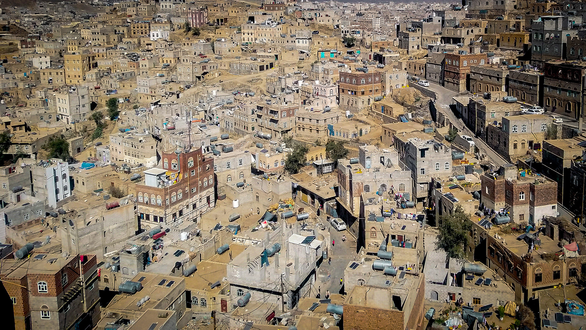 تعميم حوثي سار للمواطنين المستأجرين في صنعاء.. وتحذير شديد لعقال الحارات (تفاصيل)