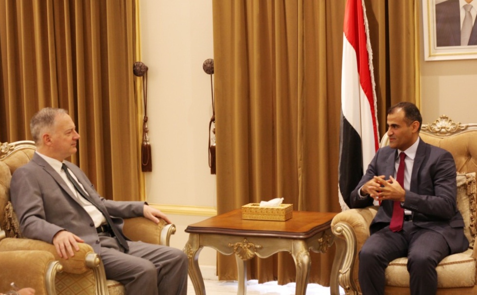 الخارجية تكشف ملابسات تعليق عمل الفريق الحكومي في لجنة اعادة الانتشار
