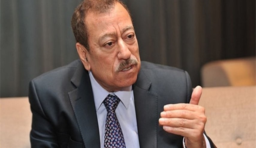 صحفي بارز يدعو السلطة الفلسطينية ارسال كوادرها إلى الحوثيين لتدريبهم على كيفية التعامل مع اميركا واسرائيل!