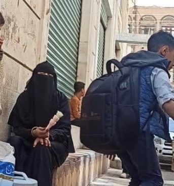 أفراح.. نازحة يمنية تواجه الحرب بـ"الآيسكريم"!