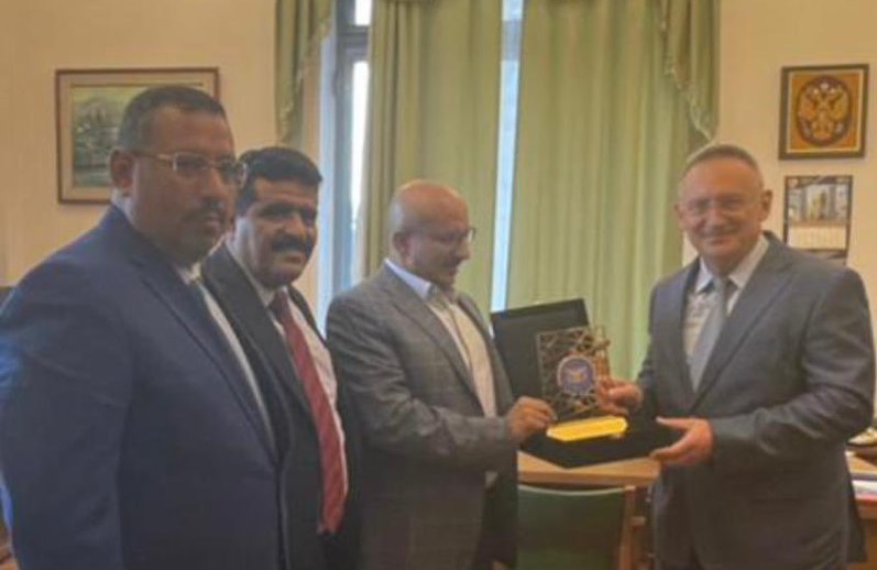 طارق صالح يدعو إلى دور روسي فاعل لتعزيز خطوات بناء الثقة بين الاطراف اليمنية