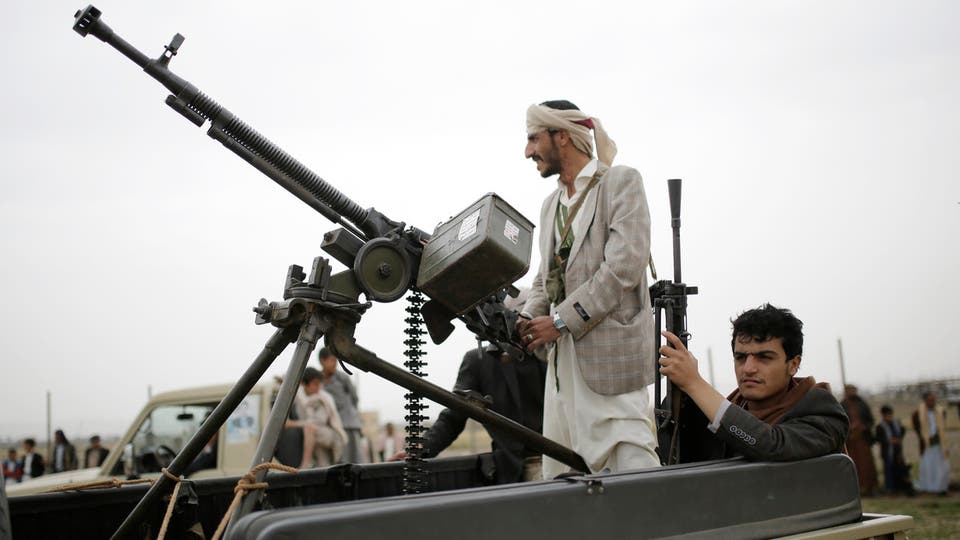 مليشيا الحوثي تهاجم قرية بمختلف أنواع الأسلحة.. قتلى وجرحى