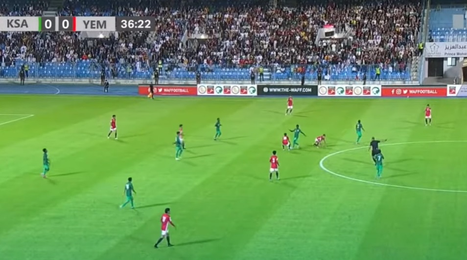 انتهاء الشوط الاول لمباراة  المنتخب اليمني والسعودي بالتعادل السلبي