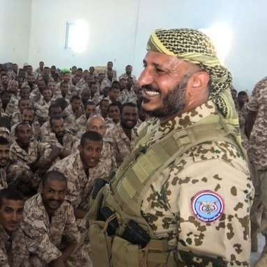 برلماني يمني: لا تسيئوا الظن بالعميد طارق صالح وكتائبه واستعدوا لاستقبالهم