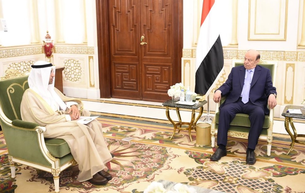 الرئيس هادي يلتقي الحجرف ويبحث دعماً خليجياً اقتصادياً لليمن