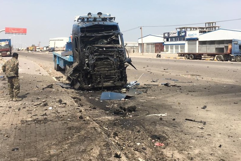 نجاة مسؤول أمني بارز إثر انفجار عنيف جنوب اليمن (صور)