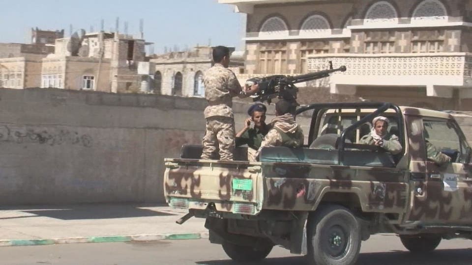 تحذير خطير.. مليشيا الحوثي تنقل مختطفين إلى موقع عسكري مهدد بالقصف