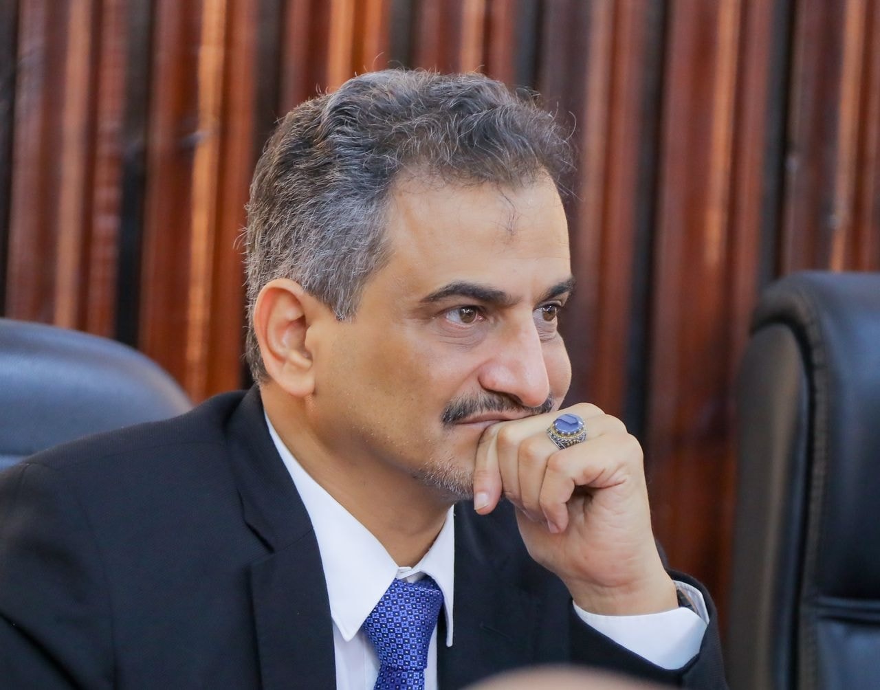 محافظ عدن يصدر قرارات لضبط عقود إيجارات السكن وبيع مادة الغاز المنزلي