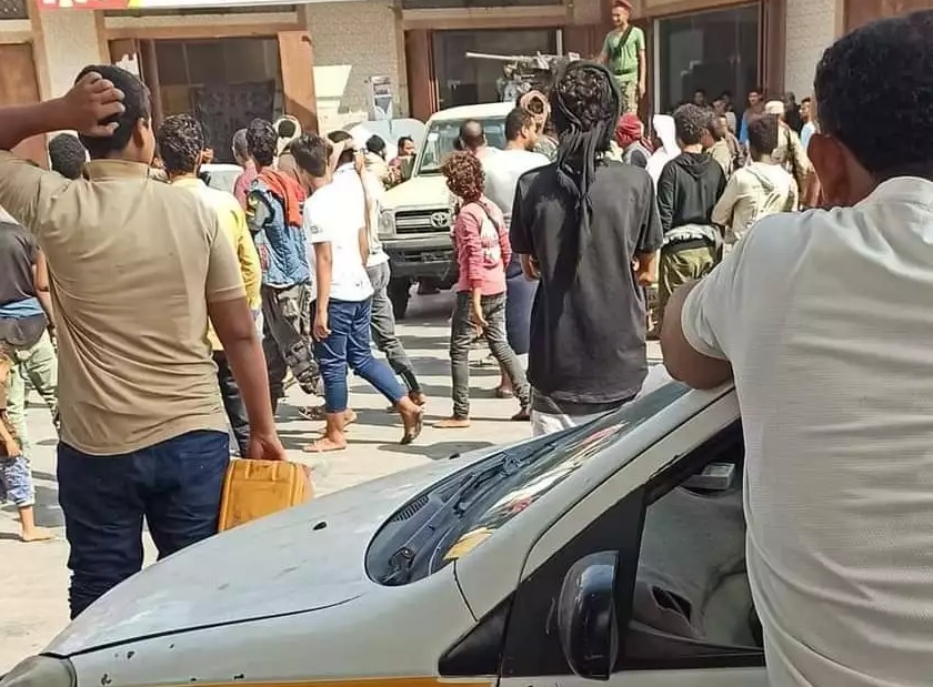 مدير عام شركة النفط في عدن يقدم استقالته في ظل أزمة وقود خانقة