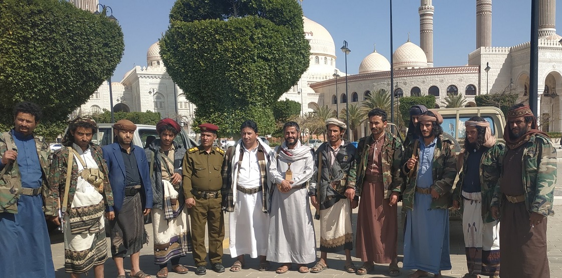 على وقع اشتداد المعارك...الحوثيون يعلنون انشقاق 13 عسكريا من القوات الحكومية في مارب