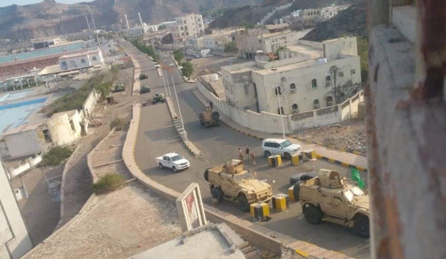 "الانتقالي" يغلق "معاشيق" ويمنع انعقاد اجتماع حكومي
