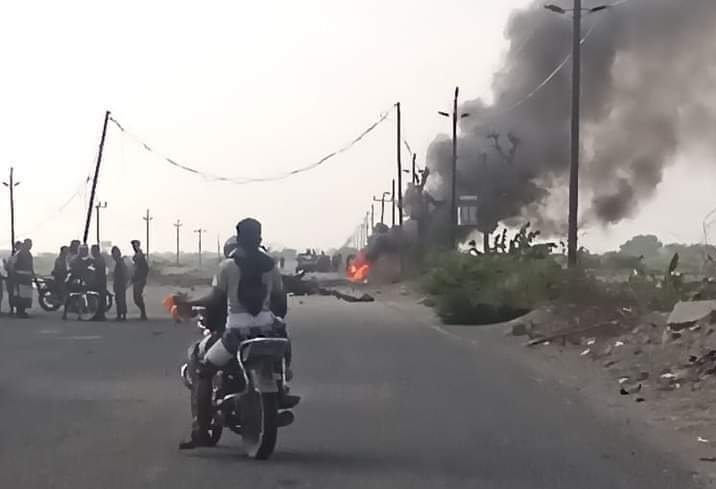 مقتل وإصابة 10 أشخاص بانفجار سيارة مفخخة استهدف قيادي في الحزام الأمني جنوب اليمن - (فيديو)