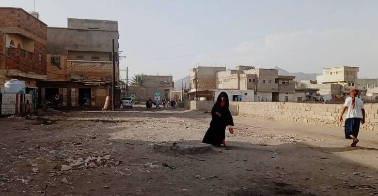 بالمدفعية والقناصة...ميليشيا الحوثي تقصف أحياء سكنية متفرقة جنوب الحديدة