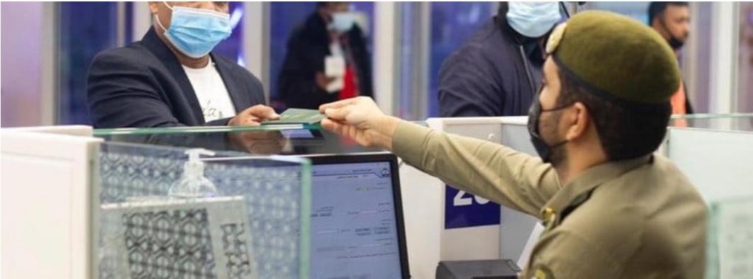 الجوازات السعودية تكشف عن شروط تمديد تأشيرة الزيارة العائلية