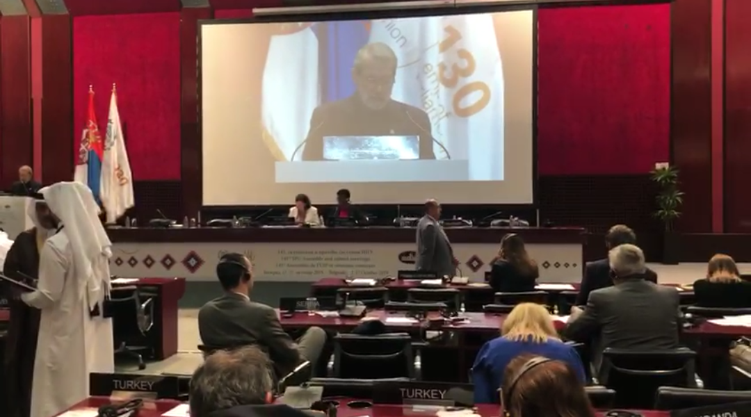 فيديو وصورة.. البركاني يغادر قاعة مؤتمر دولي خلال كلمة لرئيس برلمان إيران
