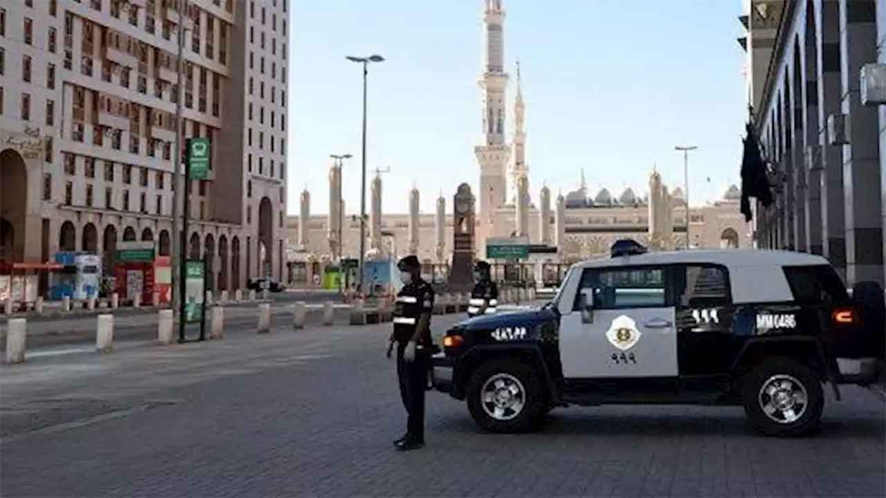 القرار الأصعب.. ما حقيقة لجوء السعودية لحظر التجول لاحتواء أزمة كورونا