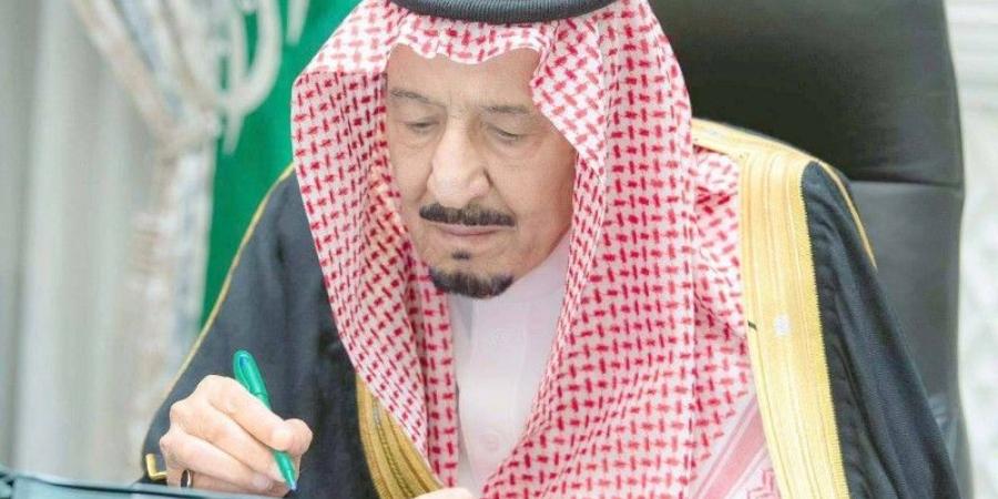 برئاسة الملك سلمان.. رد ناري من الوزراء السعودي على قرار أمريكا بشأن الحوثي