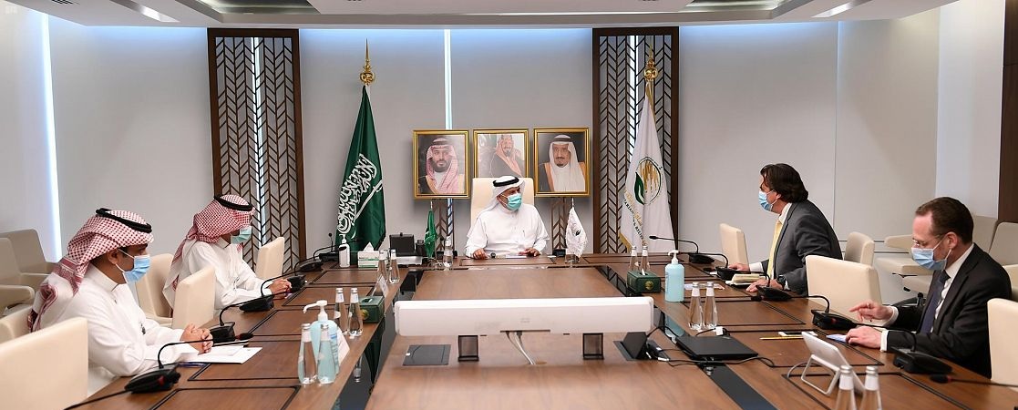 الربيعة يلتقي يبحث مع مسؤول أممي الاوضاع الانسانية في اليمن