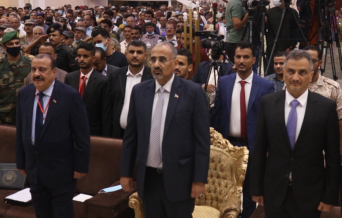 الزبيدي يفتتح جلسات "برلمان الانتقالي" بالدعوة إلى "الانفصال" واستكمال تنفيذ اتفاق الرياض