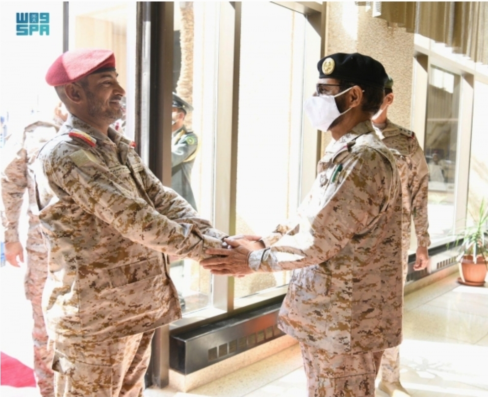 تفاصيل لقاء قائد القوات المشتركة لتحالف برئيس هيئة الأركان العامة في الرياض