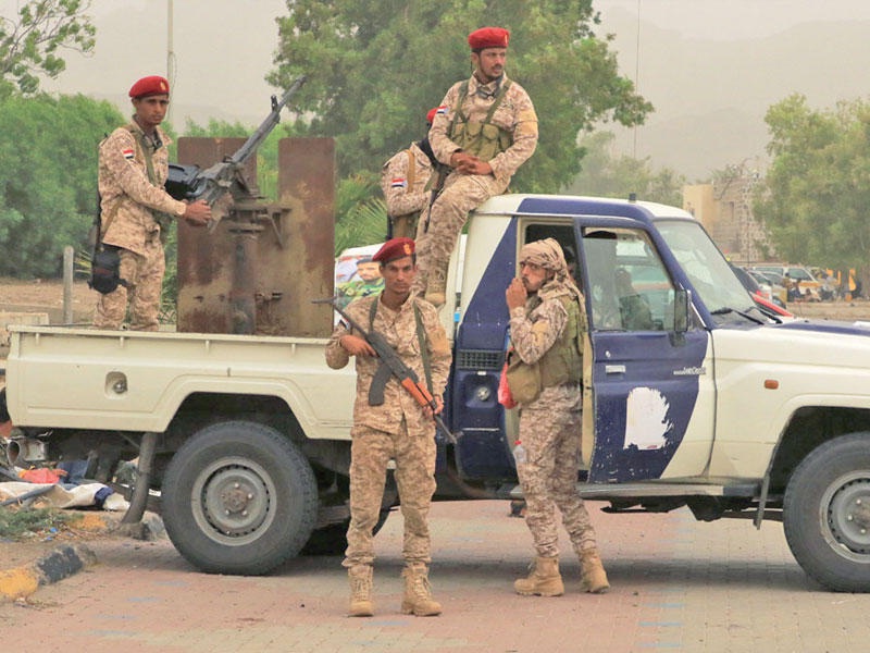 على رأسها البنك والمطار والميناء : قوات الانتقالي تسيطر على جميع المباني الحكومية في عدن 