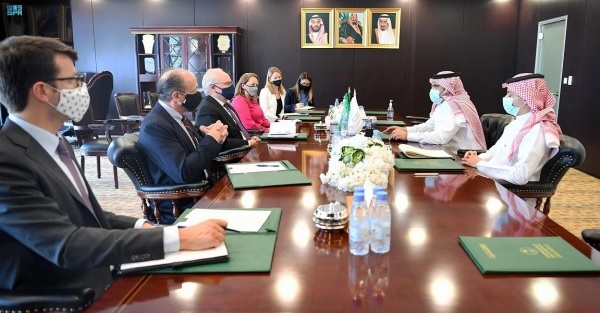 ليندركينغ يناقش مع السفير السعودي جهود وقف إطلاق النار في اليمن