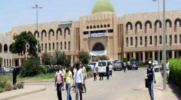 نقابة جامعة عدن تطالب بصرف المرتبات بالعملة الصعبة وتقر الاضراب الشامل ابتداء من 5 ديسمبر المقبل (وثيقة)