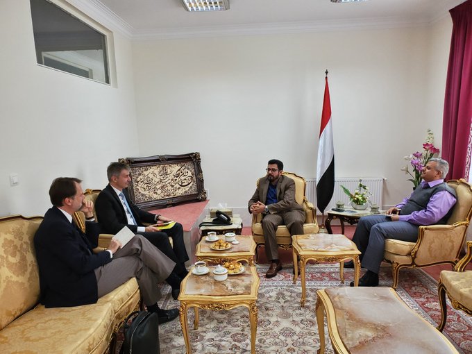 الحكومة اليمنية يحذر البعثات الدبلوماسية من التماهي مع أجندة إيران