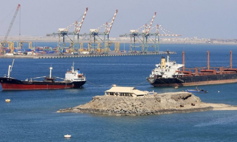 هيئة المواصفات توقف شحنة في ميناء عدن لعدم مطابقتها للمواصفات.. تفاصيل