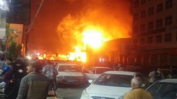 مدينة الحرائق.. حريق جديد يلتهم مستودعا لتخزين الوقود المحتكر بالعاصمة صنعاء