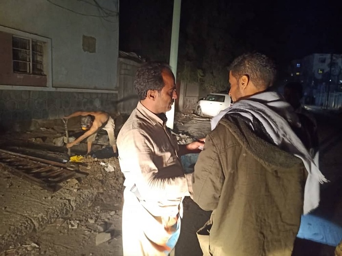 مجهولون يحرقون سيارة مسؤول محلي في عدن