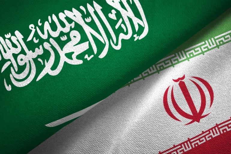 السعودية تسير على خط دبلوماسي شائك مع إيران وحديث عن اليمن مقابل النووي